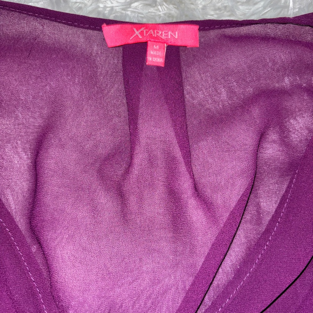 Beautiful dress size M but it feels like a 14